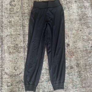 Lululemon lightweight jogger 4